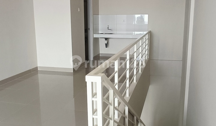 Disewa Ruko Baru 3 Lantai Hadap Jalan Sakura Raya 1