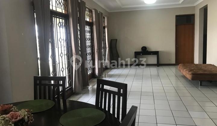 Good Semi-Furnished Lease House with SHM in Cipedes, Sukajadi 2