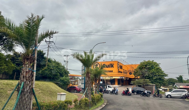 Front lot of SHILLA Sawangan, 80 meters wide, suitable for Padel, Beauty Clinic, Showroom, Restaurant, Cafe, Supermarket.