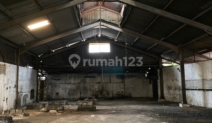 Ex Factory in Downtown Bogor, LB 1500, LT 3800m2, for Padel, Car Showroom, Supermarket