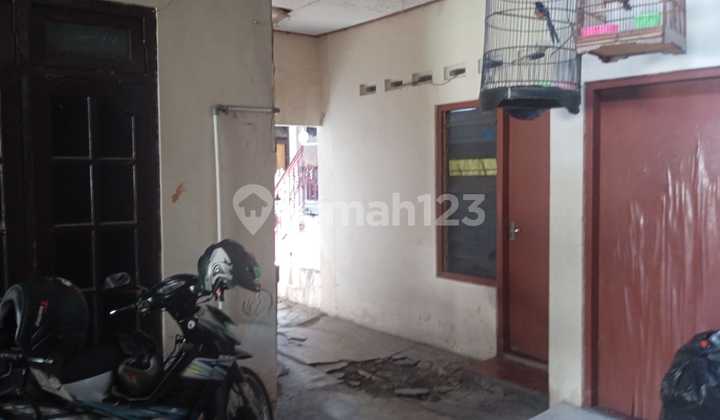 Classic Yogyakarta House for Cafe Homestay Near Cheap Officials' Houses 2