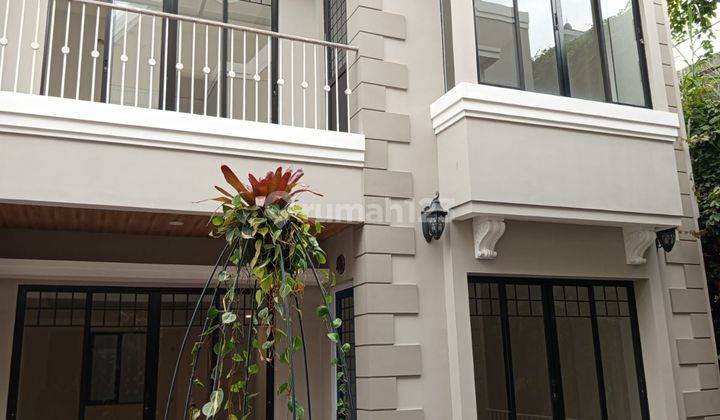 Rumah Desain Model Amerika lingkungan Elit Setraduta Murah  2