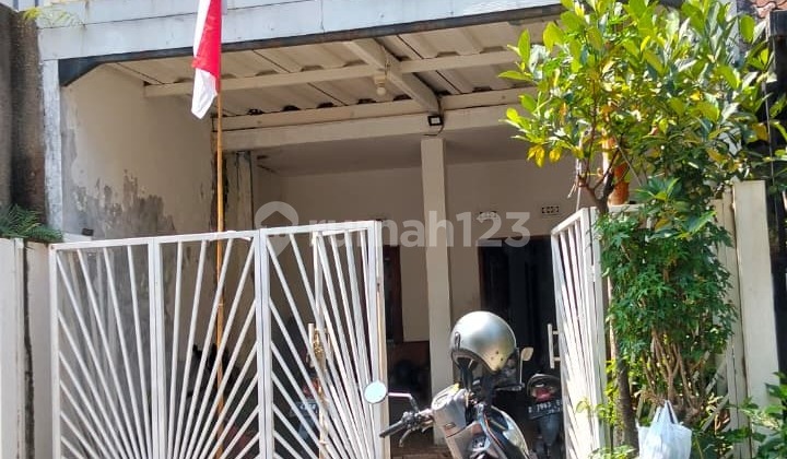 Rental House Unfurnished on Supratman Road wing, suitable for office use. 2