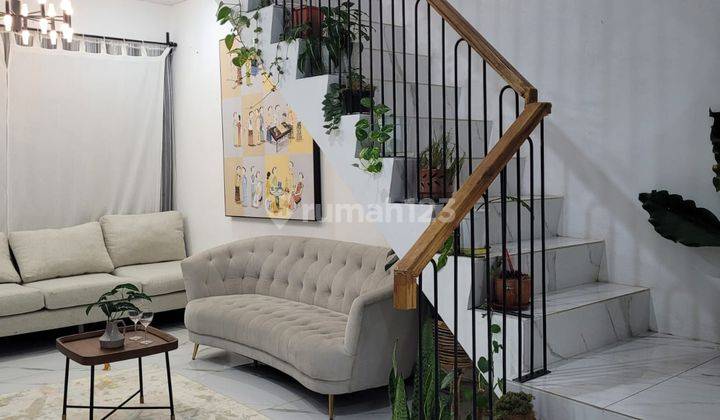 Rumah Kontrakan Bagus Furnished, pool, Resor Dago Pakar, Bandung 2