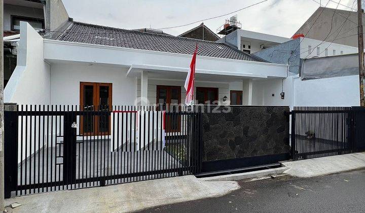 Rumah Baru Semi Furnished di Sayap Jl.karawitan, Bandung 2