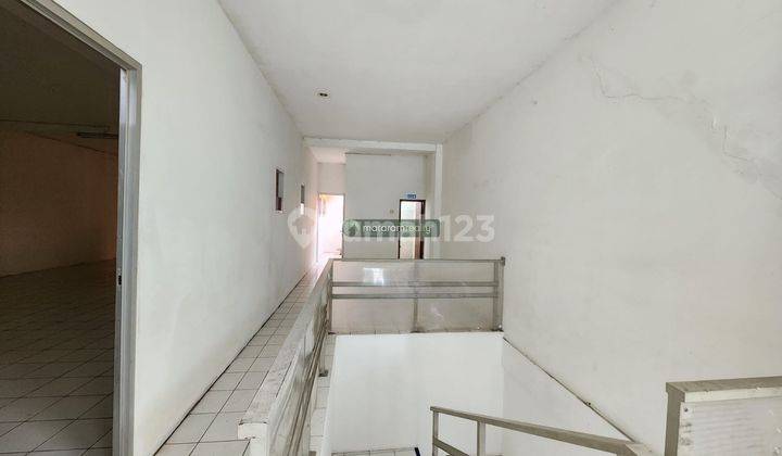 Ruko Tiga Lantai di Jalan Soekarno Hatta Bypass, Bandung 900 M 11
