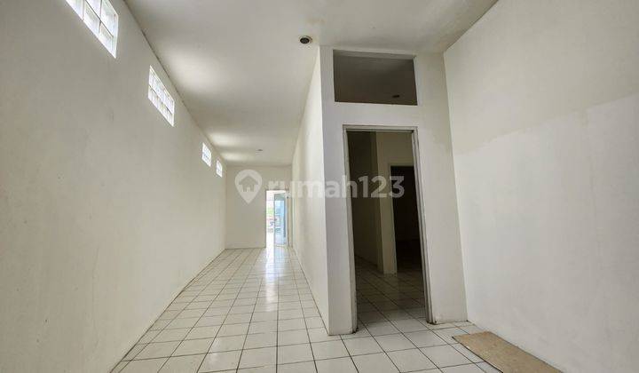 Ruko Tiga Lantai di Jalan Soekarno Hatta Bypass, Bandung 900 M 21