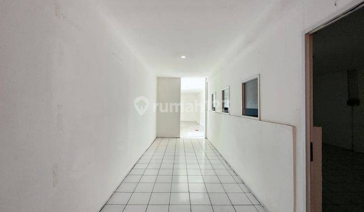 Ruko Tiga Lantai di Jalan Soekarno Hatta Bypass, Bandung 900 M 24