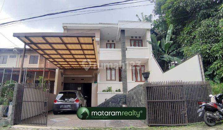 Rumah 2 Lantai Bagus Semi Furnished SHM di Jl.gegerkalong Tonggoh, Bandung 1