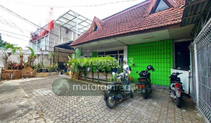 Rumah 2 Lt Bagus di Mainroad Dago, Co2k Utk Kantor tempat Usaha 1