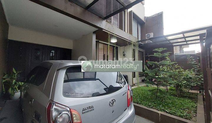 Rumah 3 Lantai Semi Furnished SHM di Sayap Jalan Bkr , Bandung 2