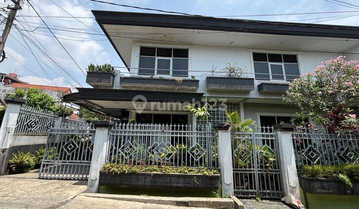 Rumah 2 Lantai Luas SHM di Jalan Sukaluyu, Bandung 2