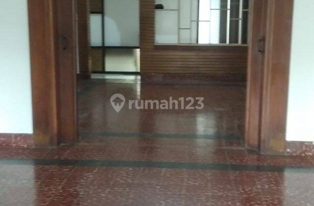 Rumah Kontrakan Unfurnished Bagus Sayap Dago, Bandung 2