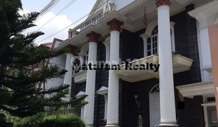 Rumah Mewah 2 Lantai Bagus Semi Furnished Bergaya Mediterania 2