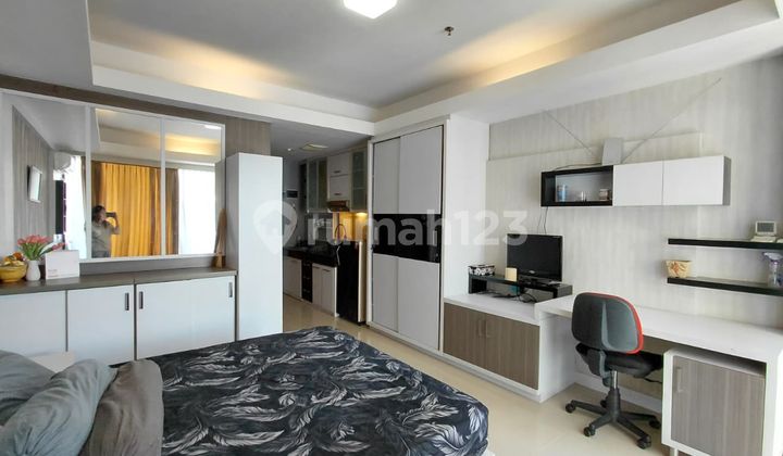 Beverly Dago studio type apartment, furnished, good.