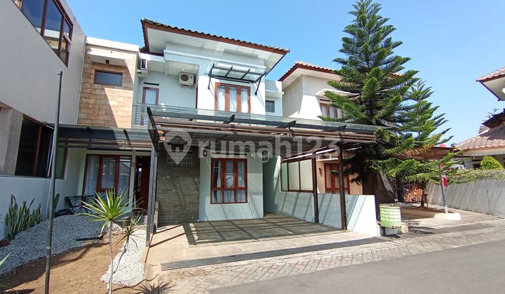 Rumah 2 lantai furnished bagus good view dalam  cluster Cigadung 2