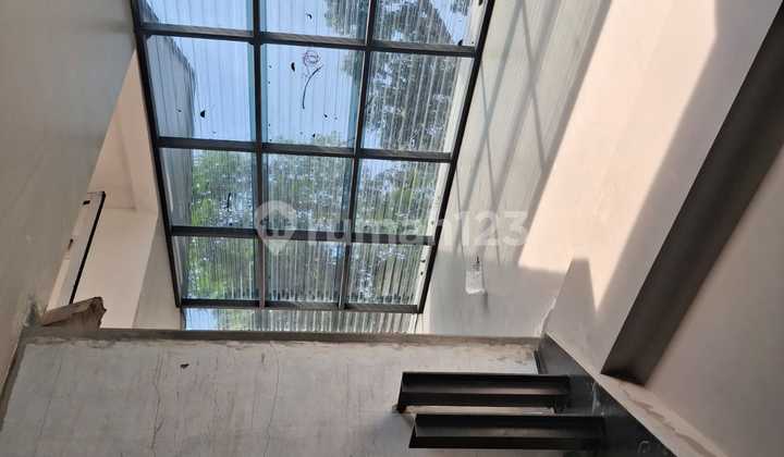 Minimalist new house in Setra Duta Residence, suitable for residence or rental. 2