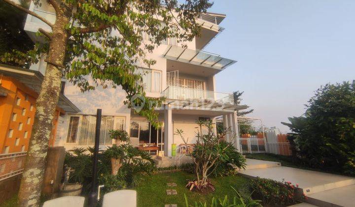 Luxurious House With Pool+balcony Full View di Resort Dago Pakar 1