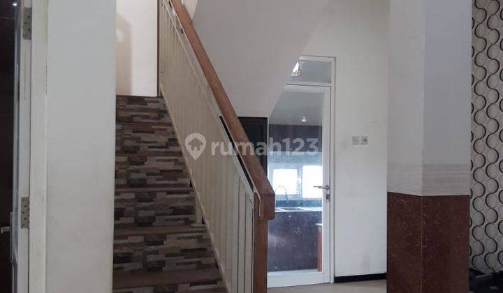 Rumah di Perum Villa Peganden Manyar Gresik Dijual Murah B.u 2 Lt 5