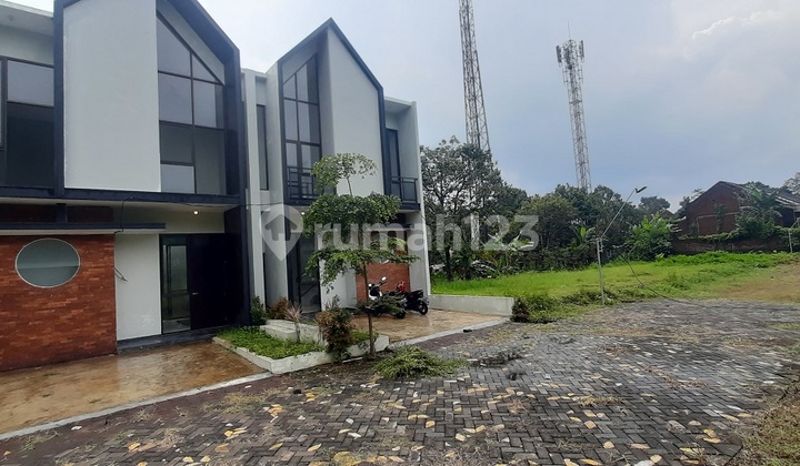 Promo Affordable Houses Buring Malang City De Aztech 2-Story Housing, Eligible for KPR.