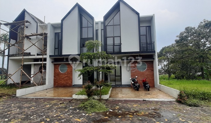Promo Affordable Houses Buring Malang City De Aztech 2-Story Housing, Eligible for KPR.
