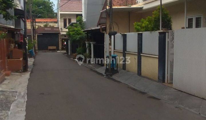 Tomang Disewakan Rumah Bagus Lokasi Strategis Tengah Kota