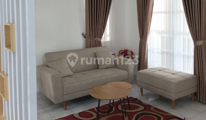 Rumah Bagus Ada Kolam Renang