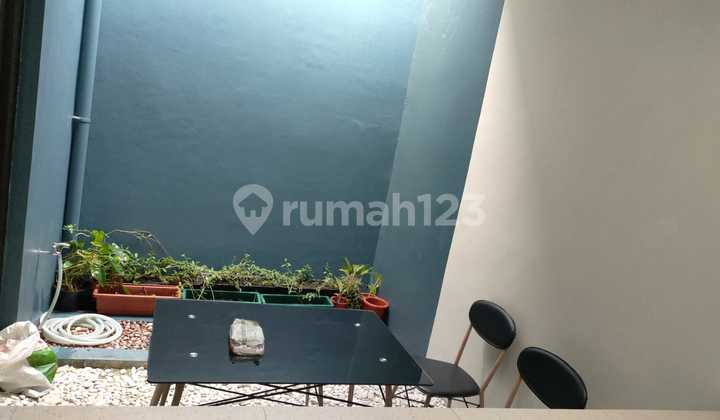 Ruko Lokasi Strategis Free Parking