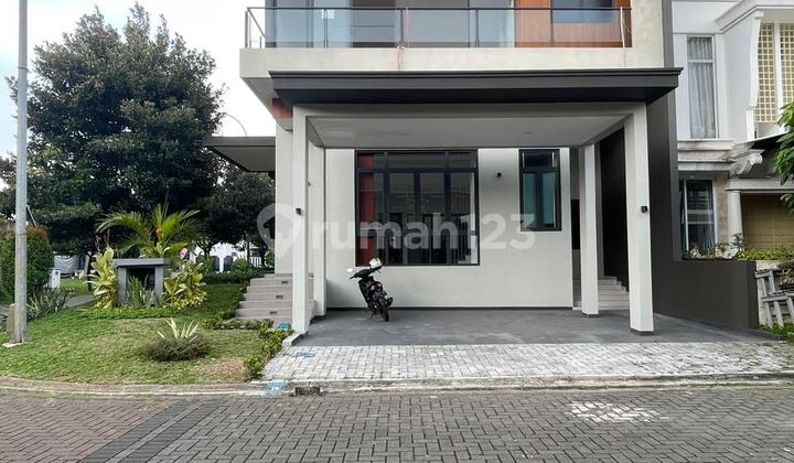 POV : Dijual Cepat Rumah Bangunan Mandiri Cantik Rapih 2 Lantai Kawasan Greenwich BSD Tangerang 2