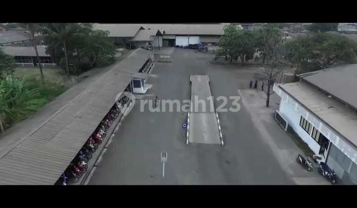 Textile Factory Still Operating in Majalaya Textile Factory Still Operating in Majalaya