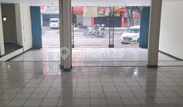 Ruang Usaha Mainroad Karapitan Bandung