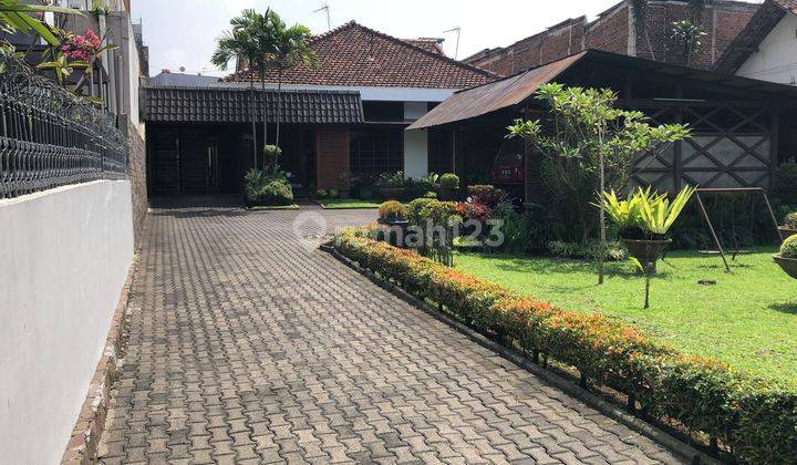 Dijual rumah asri siap huni Jalan Pahlawan Kota Bandung  1