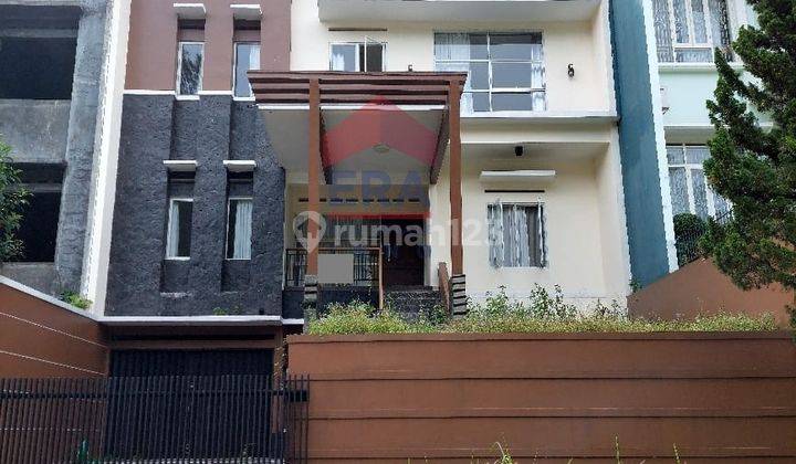 Dijual Rumah Minimalis Modern di Komplek Elite Setraduta Bandung 1