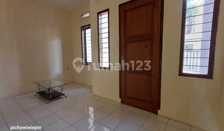 For rent comfortable 2-story house in Sarijadi near Maranatha University and Pasteur toll road, North Bandung.