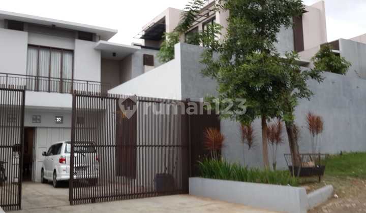 For Sale Setiabudi Regensi House with beautiful rooftop view of Bandung city. For Sale Setiabudi Regensi House with beautiful rooftop view of Bandung city.