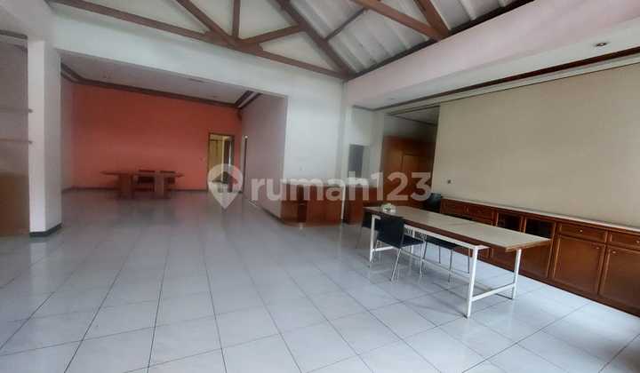 Class C Heritage House, Riau Main Road, Bandung. 2