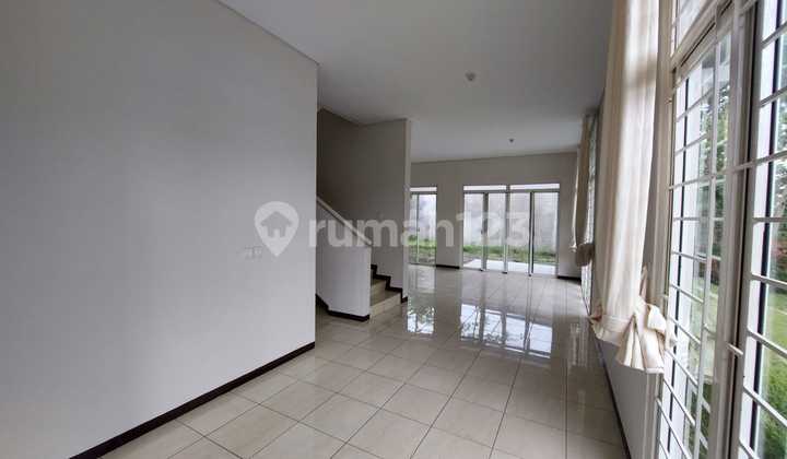 Rumah Hoek di Tatar Chandraresmi Kota Baru Parahyangan Bandung