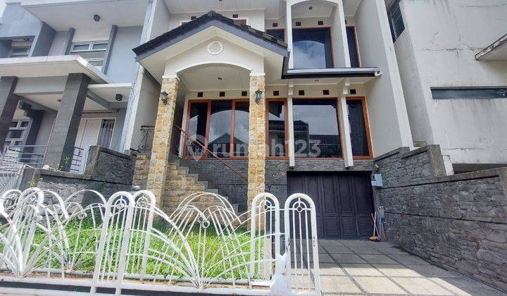 Rumah 2 Lantai di Setraduta Ciumbuleuit Bandung 1