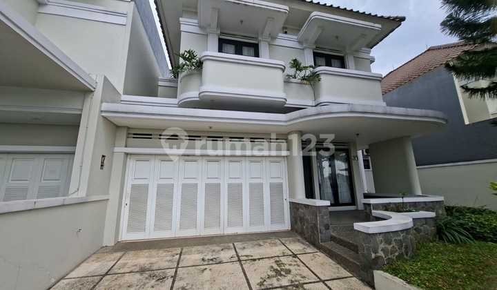 House in Guru Gantangan, New Parahyangan City