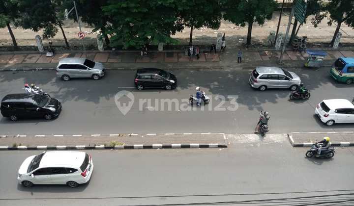 Shop House on Main Road Otista Bandung. Strategic Location. 2