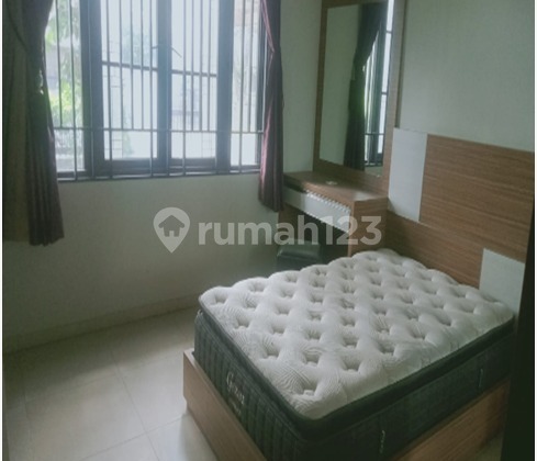 Rumah di Guru Gantangan Btd 2 Kota Baru Parahyangan