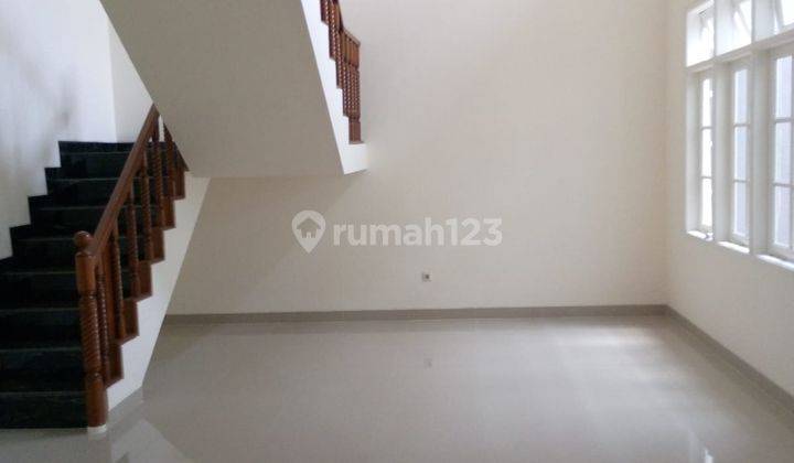 Rumah 2 Lantai Bagus Siap Huni di Kota Wisata Lt 200 Lb 320 Nego 1