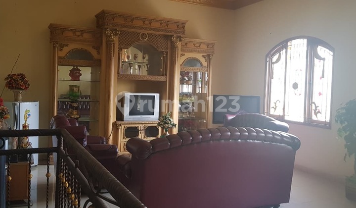 Nice 2-Story House in Taman Laguna Cibubur, Land Area 218, Building Area 300, Negotiable 2