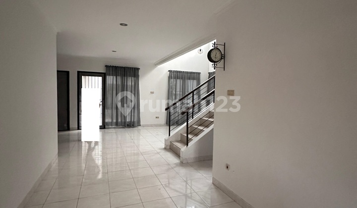 Rumah 2 lantai Siap HUNI di Kota Wisata dengan 4 KT bisa NEGO 2