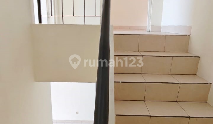 Neat and Ready-to-Occupy 2-Story House in Cibubur Tourism City, Land Area 128 m² 2