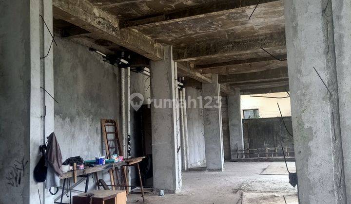 Disewakan Ruko Struktur 2 Lt +basement Letak Premium Strategis 2