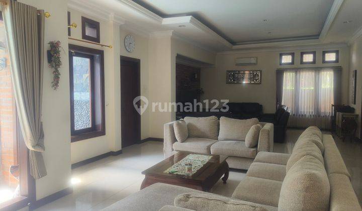 Rumah Disewakan Balikpapan Baru 1 Lt Full Furnished Kolam Renang 2