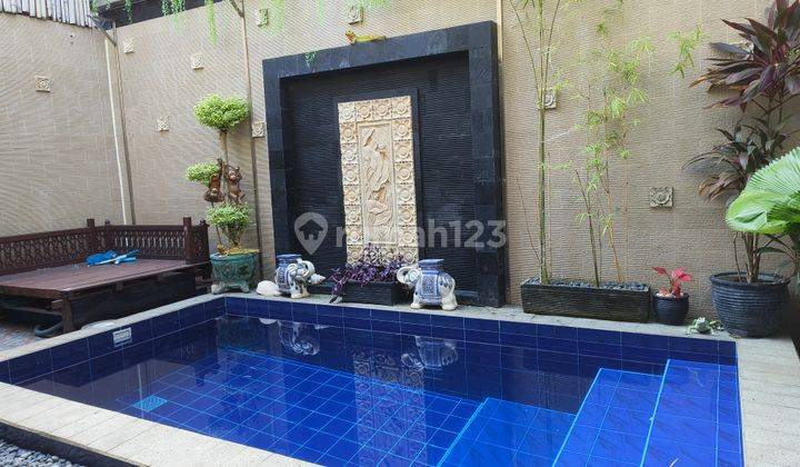 Rumah Full Furnished Balikpapan Baru Dengan Kolam Renang  1