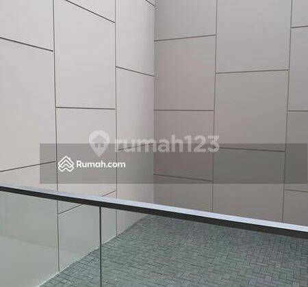 JUAL OVER KREDIT RUMAH 8x25 MANHATTAN PIK 2 , BANGUNAN SIAP HUNI 2