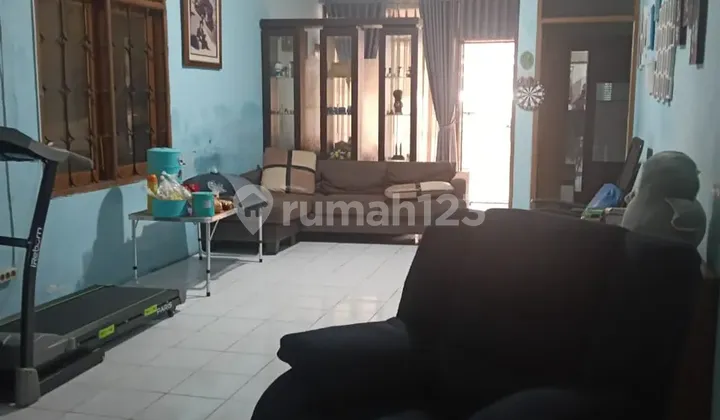Cheap Ready-to-Occupy House for Sale in Kopo Permai Complex